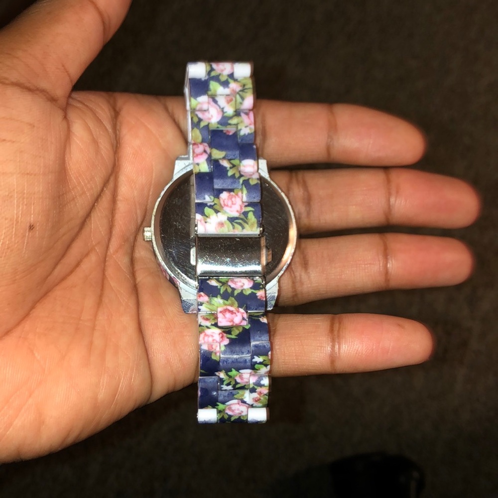 Watch - Picture 2 of 2